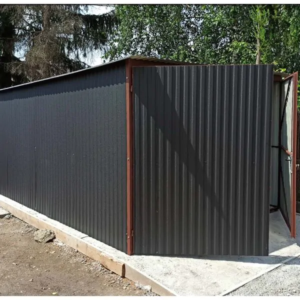 Két beállós garázs 3x5 m, hátra lejtő tetővel fekete matt színben